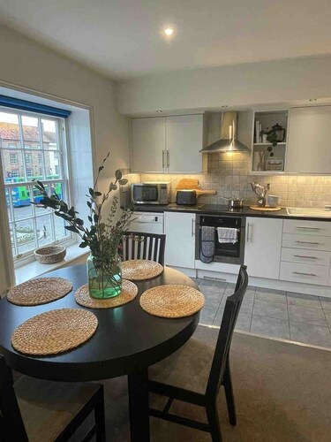 Large town centre apartment with parking