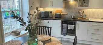 Large town centre apartment with parking