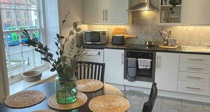 Large town centre apartment with parking