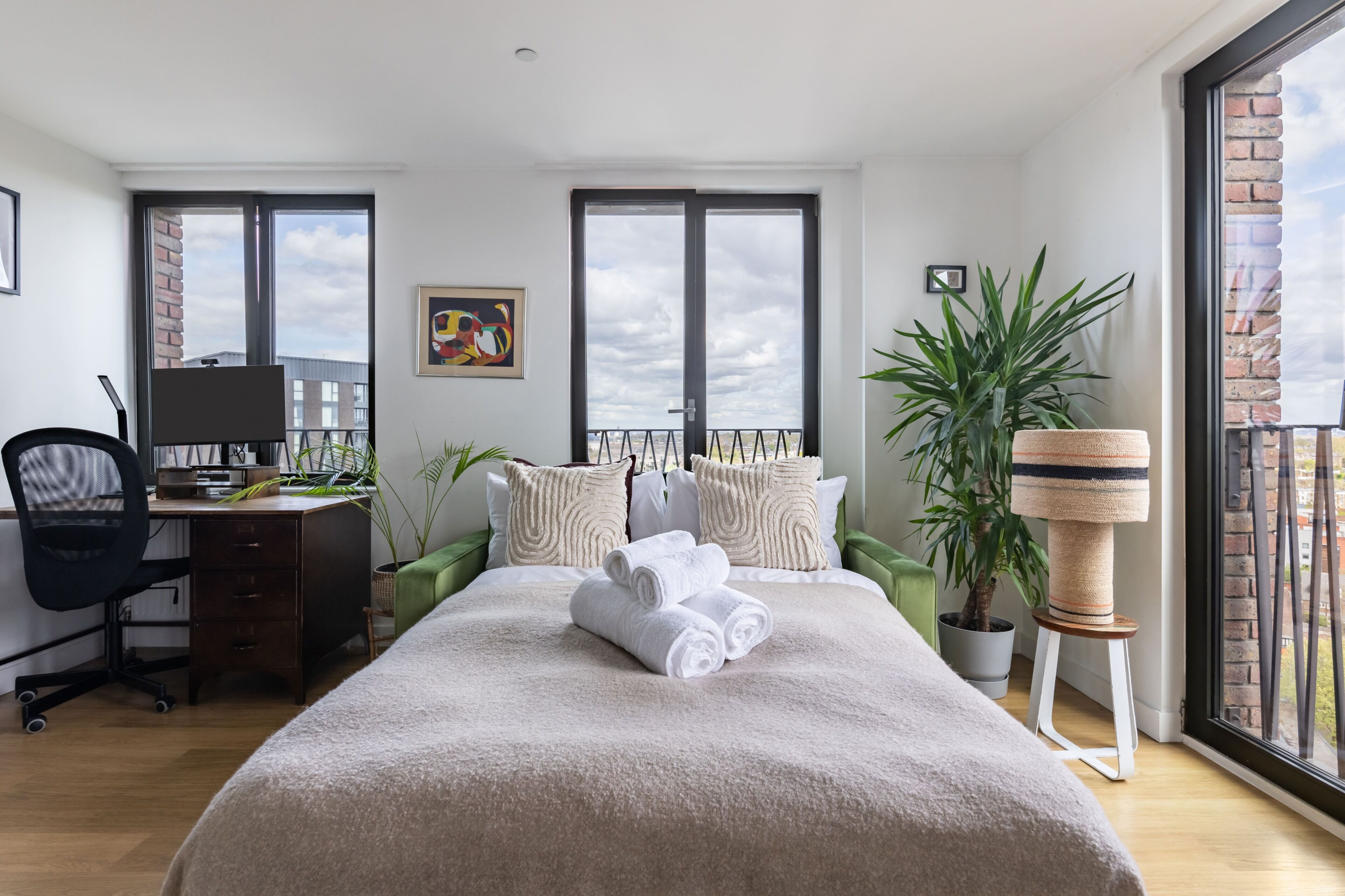 Apartamento urbano, 1 cama de casal e sofá-cama, para não fumantes, vista para a cidade | Ferros/tábuas de passar roupa, berços (sobretaxa), Wi-Fi de cortesia