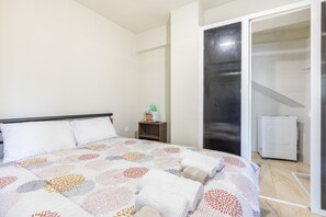 1 bedroom, iron/ironing board, WiFi, bed sheets - Studio Apartment with Mountain View, Wi-Fi, and Air Conditioning (Perivolia)