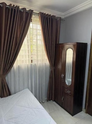 2 dormitorios, tabla de planchar con plancha, wifi y ropa de cama