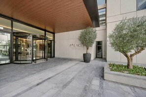 Exterior detail - Waterfront Luxury | Furnished | Full Creek View (Dubai)