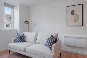 Smart TV - City Point Aberdeen by Guestz (Aberdeen)