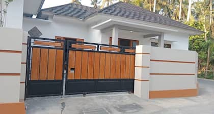 Fully equipped town house in popular fishing village