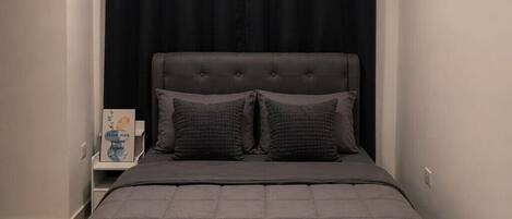 1 habitación, tabla de planchar con plancha, wifi y ropa de cama