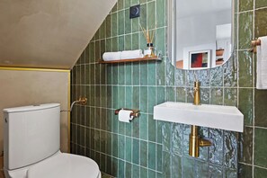 City Apartment, 1 Queen Bed with Sofa bed, Non Smoking, City View | Bathroom - Stylish 1BR Parc Monceau Retreat (Paris)