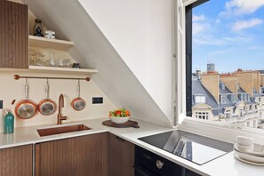 City Apartment, 1 Queen Bed with Sofa bed, Non Smoking, City View | Private kitchen - Stylish 1BR Parc Monceau Retreat (Paris)