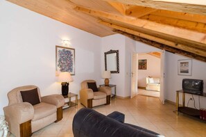 Living area - Apartment & Room Dubrovnik Sweet Home - One Bedroom Apartment With Shared Terrace and City View (Dubrovnik)
