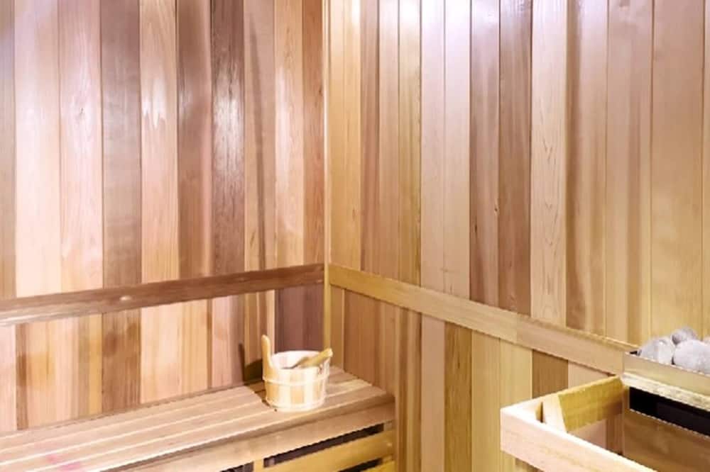 Horizon Luxury 1BR Retreat Pool Hot Tub Wifi - Reno, NV