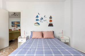 3 bedrooms, iron/ironing board, WiFi, bed sheets - Spacious and bright apartment with large private roof terrace-solarium. (Nerja)