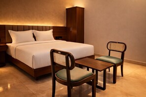 Espacio para trabajar con laptop y wifi gratis 