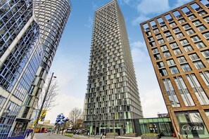 Exterior - Spacious flat Stratford 15 min to ABBA Arena (London)
