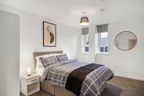 2 bedrooms, iron/ironing board, WiFi, bed sheets - City Point Aberdeen by Guestz (Aberdeen)