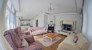 Villa, 3 Schlafzimmer, barrierefrei, Raucher | Wohnzimmer | Bücher
