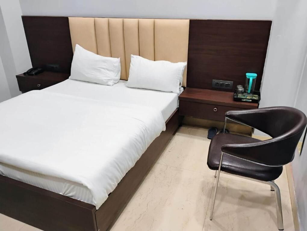 Habitación doble estándar, balcón, vista a la ciudad | Wifi gratis 