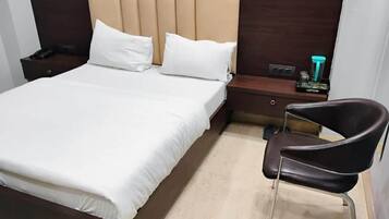 Habitación doble estándar, balcón, vista a la ciudad | Wifi gratis