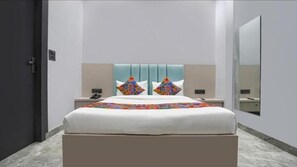 Room - Staylo The Royal  (Delhi)