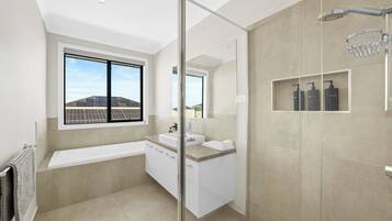 Shower, hair dryer, bidet, towels