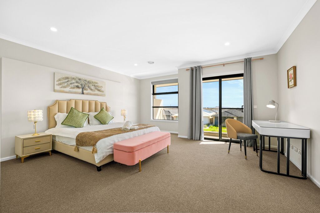 6 bedrooms, iron/ironing board, WiFi, bed sheets