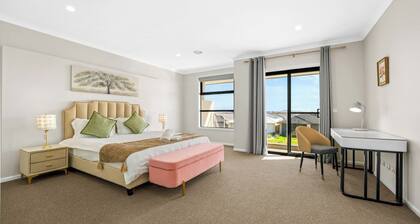 Luxury Spacious Family House Full of Love & Unity!