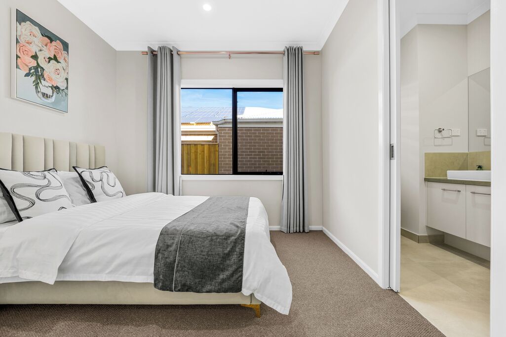6 bedrooms, iron/ironing board, WiFi, bed sheets