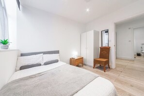 Room - Bright Modern Flat Near Everything (Kent)