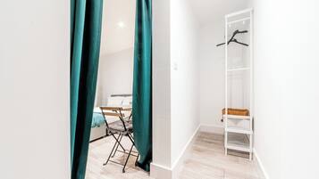 1 chambre, fer et planche Ă repasser, accĂšs Internet, draps fournis