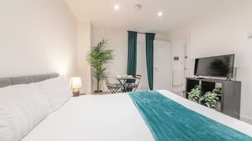 1 bedroom, iron/ironing board, internet, bed sheets