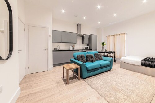Stylish Modern City Center Flat