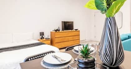Stylish Modern City Center Flat