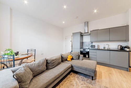Spacious Family Friendly Studio Near City Centre