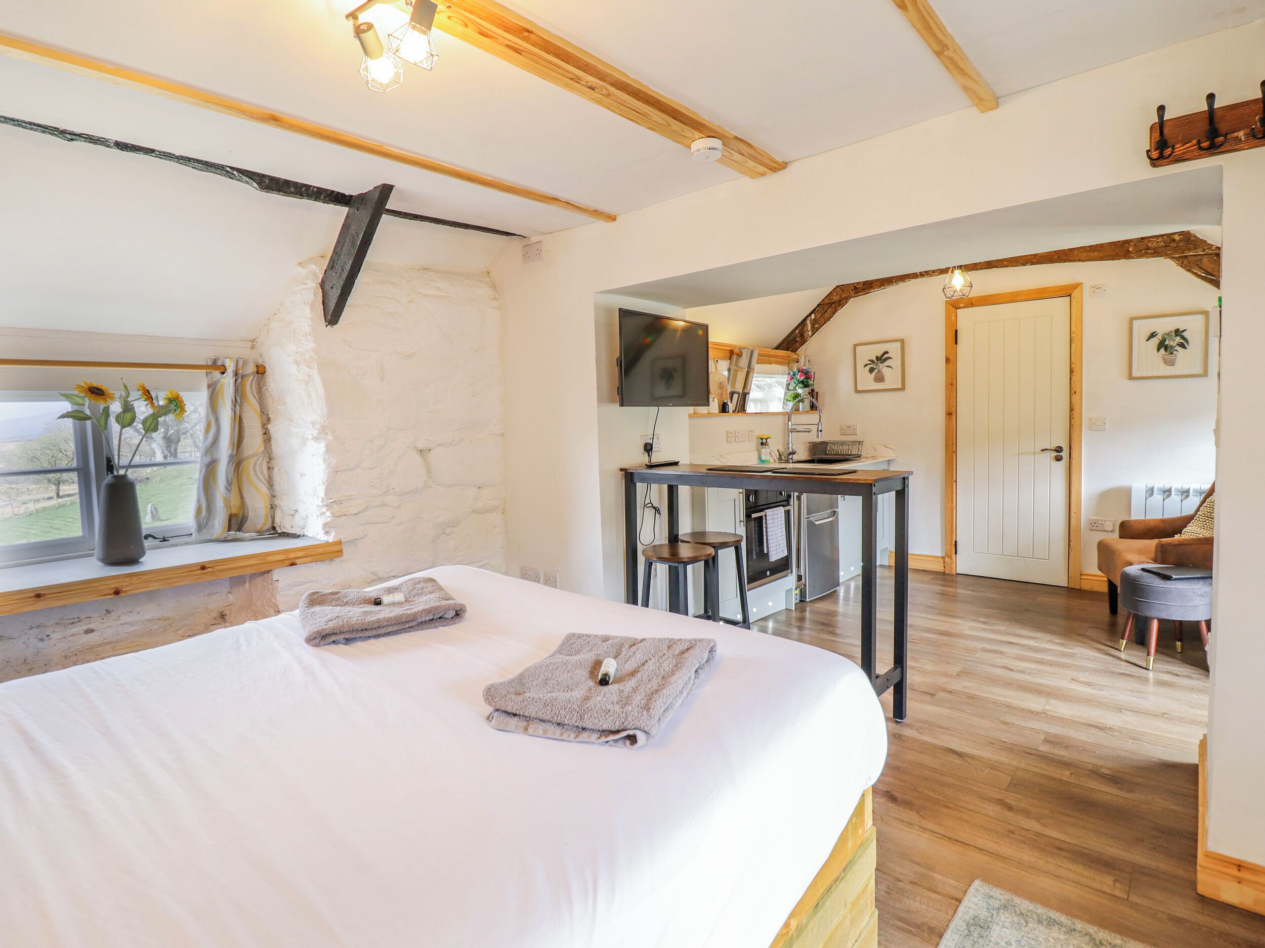 1 quarto, Wi-Fi de cortesia, individualmente decorados
