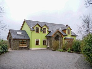 Exterior - Just Beyond Dingle (Dingle)