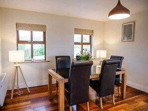 Dining - Just Beyond Dingle (Dingle)