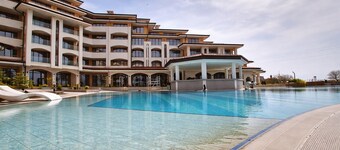 SoleMare by The Sea Luxury 1Bedroom Apartment