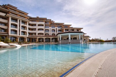 SoleMare by The Sea Luxury 1Bedroom Apartment