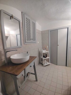 Bathroom - Charming studio in Ostuni - historic center (Ostuni)
