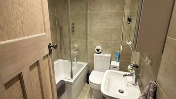House, 2 Bedrooms, Patio | Bathroom
