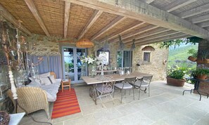 Outdoor dining - Vrbo Property (Termini)
