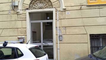 Apartment, 2 Bedrooms | Exterior detail