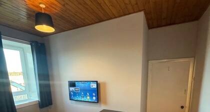 Apartment Sleeps 6 With Parking