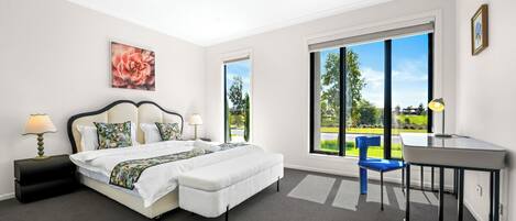 4 chambres, fer et planche à repasser, Wi-Fi, literie fournie