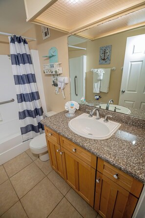 Hair dryer, towels - ONE BEDROOM CONDO 1107 (San Diego)