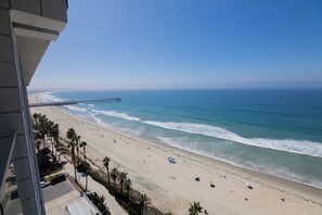 On the beach - ONE BEDROOM CONDO 1107 (San Diego)