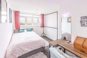 2 bedrooms, desk, iron/ironing board, WiFi - Host & Stay | Essex Place (Brighton and Hove)