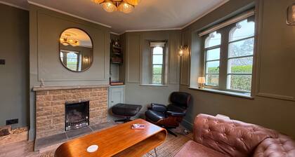 House Sleeps 8 With Enclosed Garden