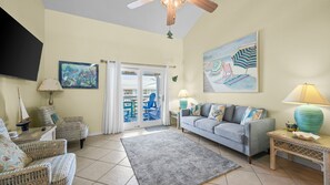 TV - 2BR with loft, sleeps 8, lagoon front, pool & private beach access (Gulf Shores)