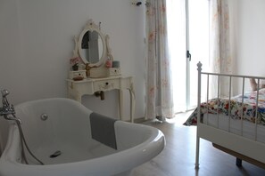 3 Schlafzimmer, Bügeleisen/Bügelbrett, Internetzugang, Bettwäsche