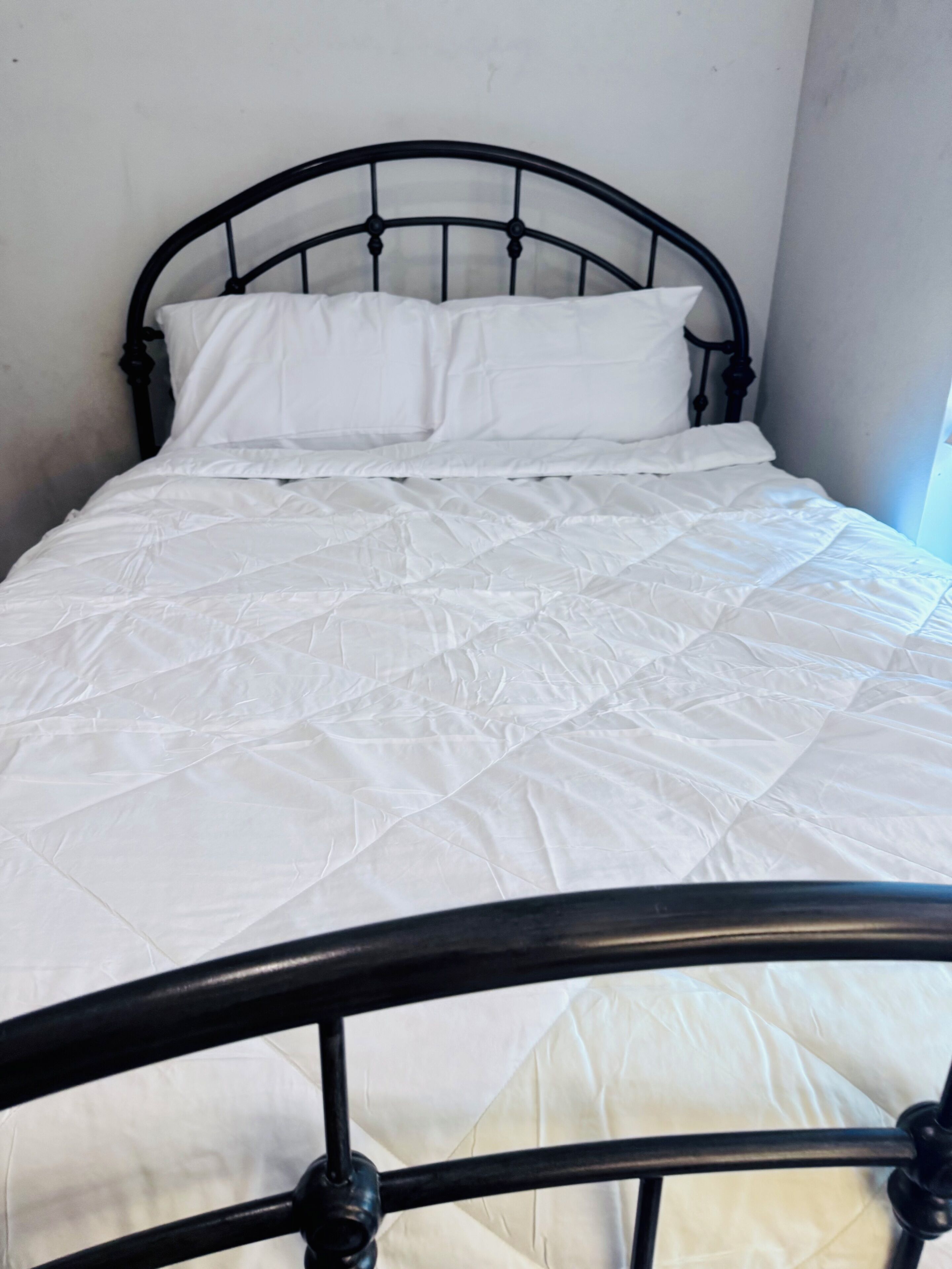 1 bedroom, internet, bed sheets